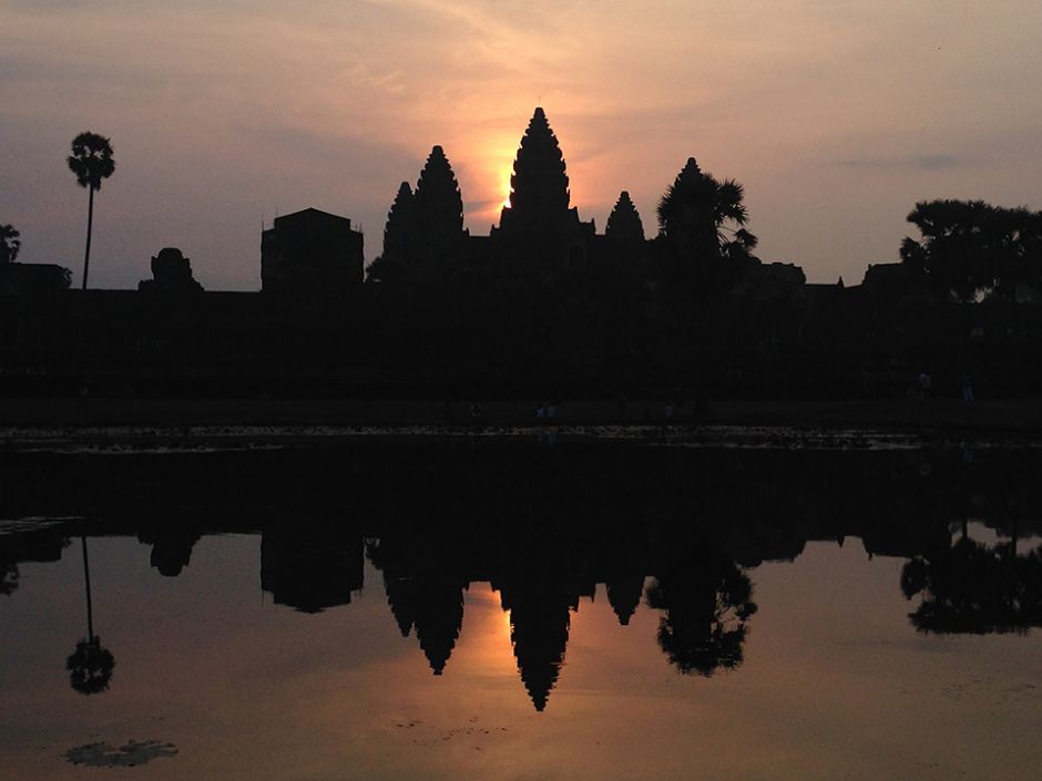Рассвет над Ангкор Ватом
